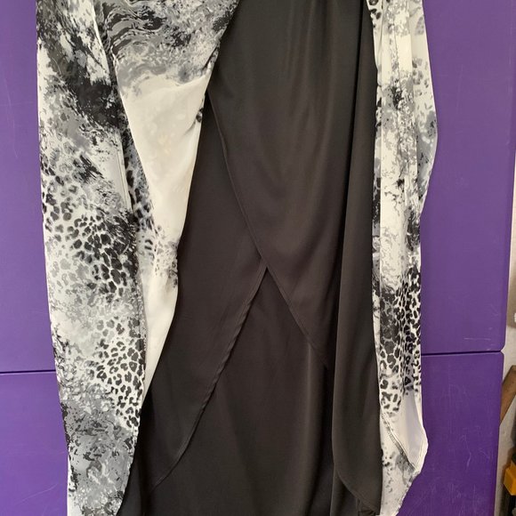 2 / $10 - Medium Skirts Very Good Condition - Picture 6 of 13